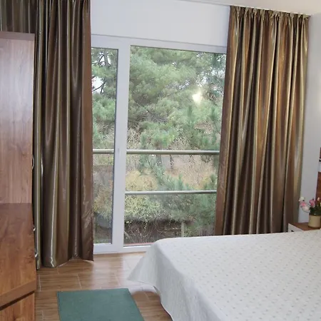 Elizabeth Dy Boutique 3*